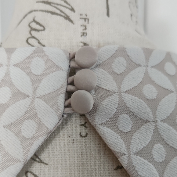 Elegant Cream Peplum Skirt Suit - Picture 7 of 16